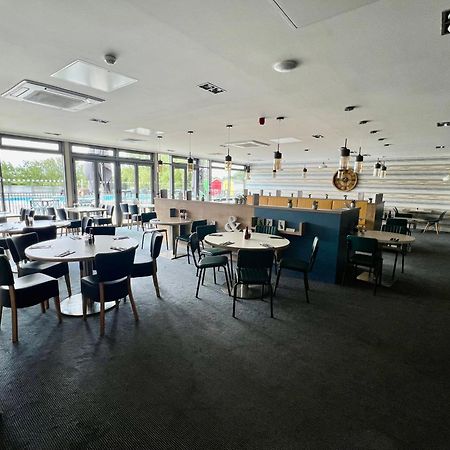 Reeds View Holiday Lodge South Cerney Bagian luar foto
