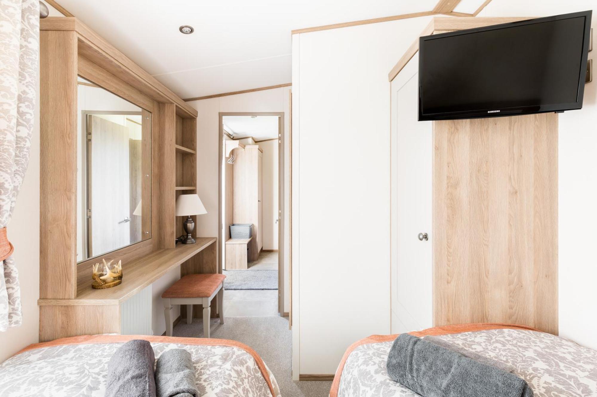 Reeds View Holiday Lodge South Cerney Bagian luar foto