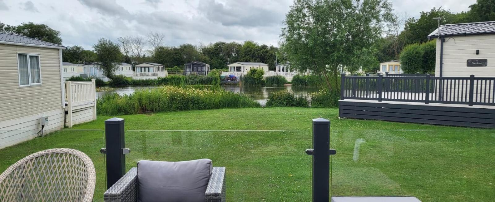 Reeds View Holiday Lodge South Cerney Bagian luar foto