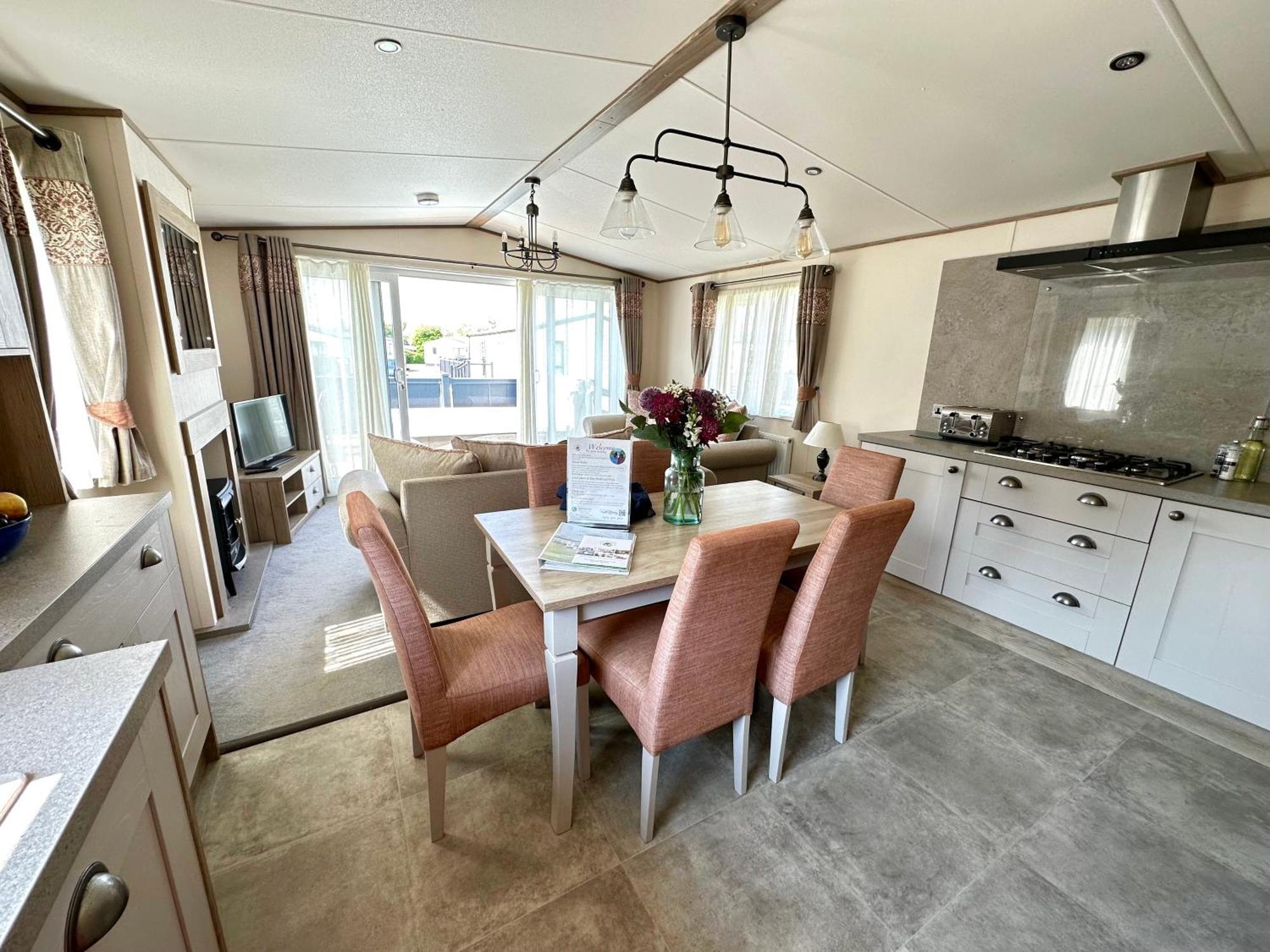 Reeds View Holiday Lodge South Cerney Bagian luar foto