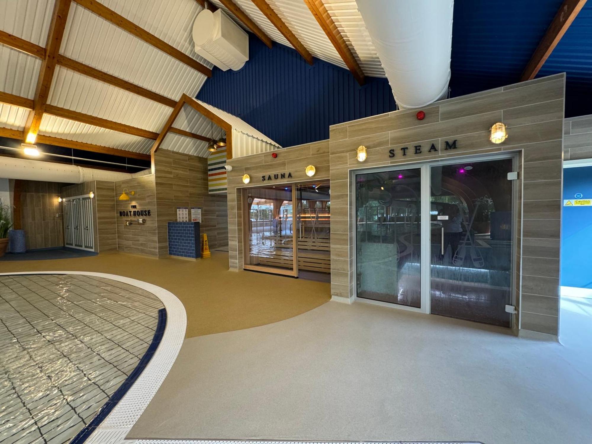 Reeds View Holiday Lodge South Cerney Bagian luar foto