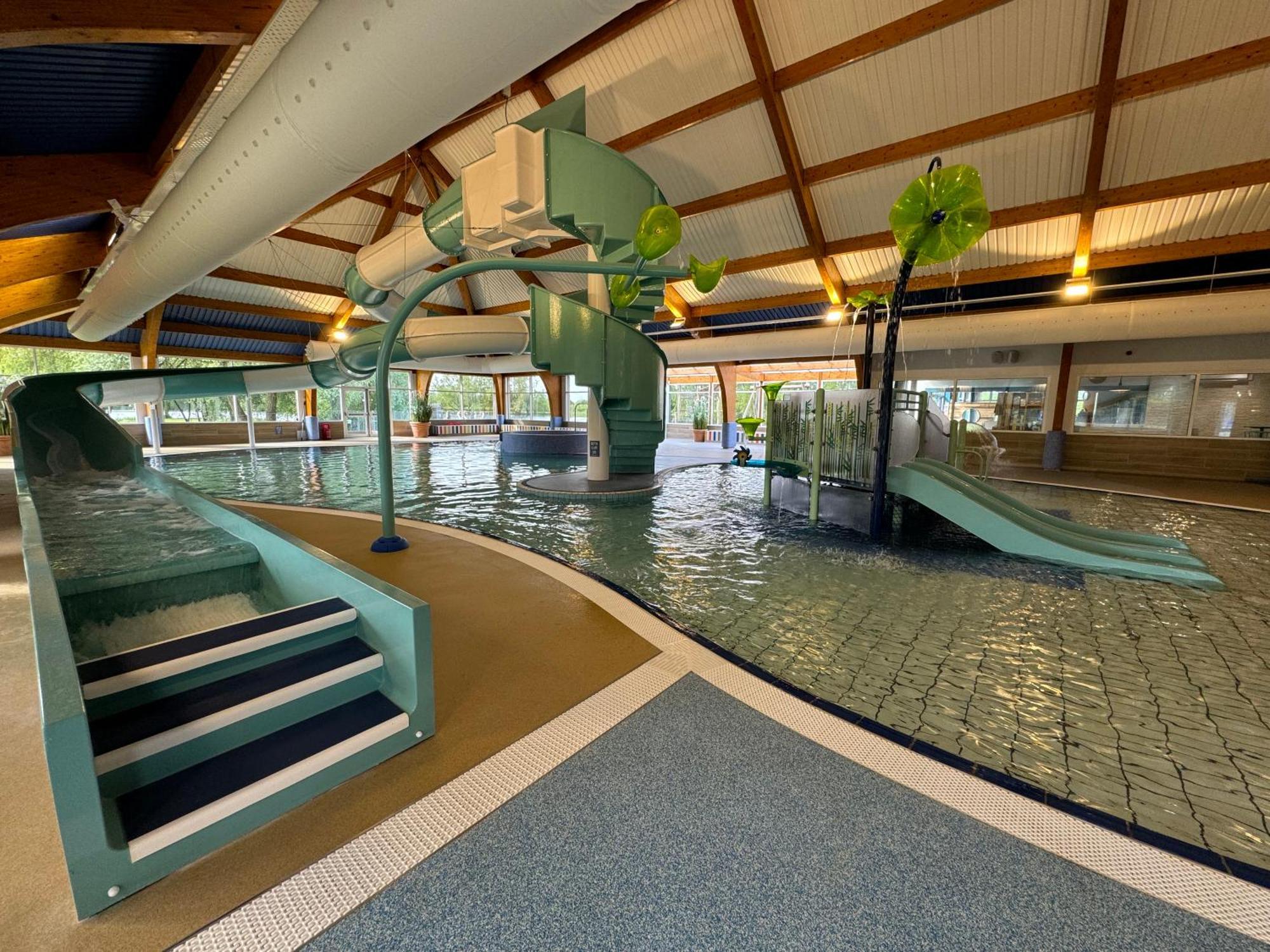 Reeds View Holiday Lodge South Cerney Bagian luar foto