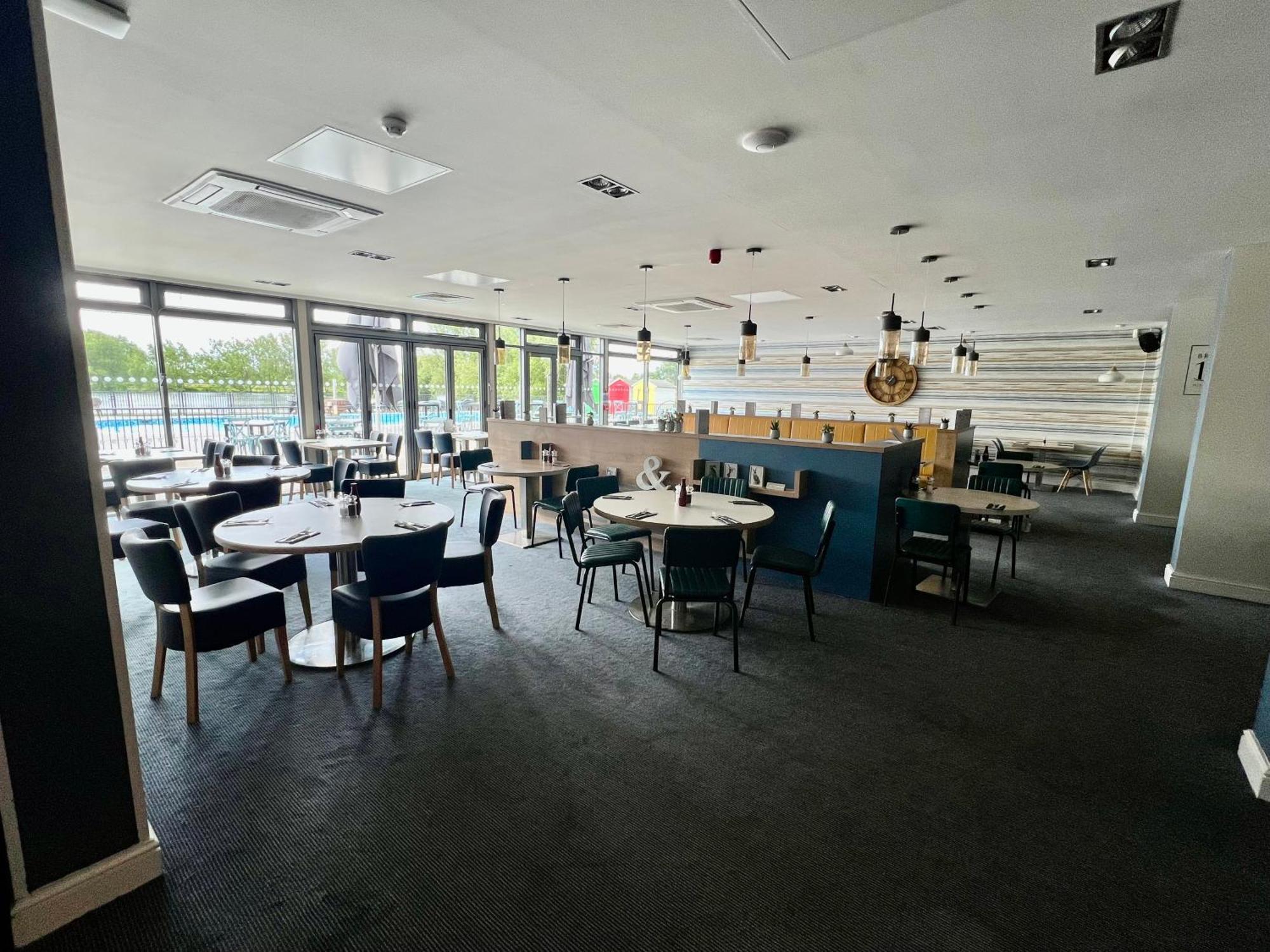 Reeds View Holiday Lodge South Cerney Bagian luar foto